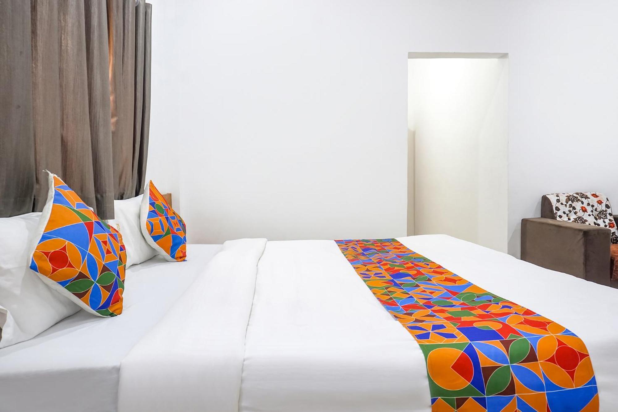 Hotel Fabhotel White House - Eon It Park 3*